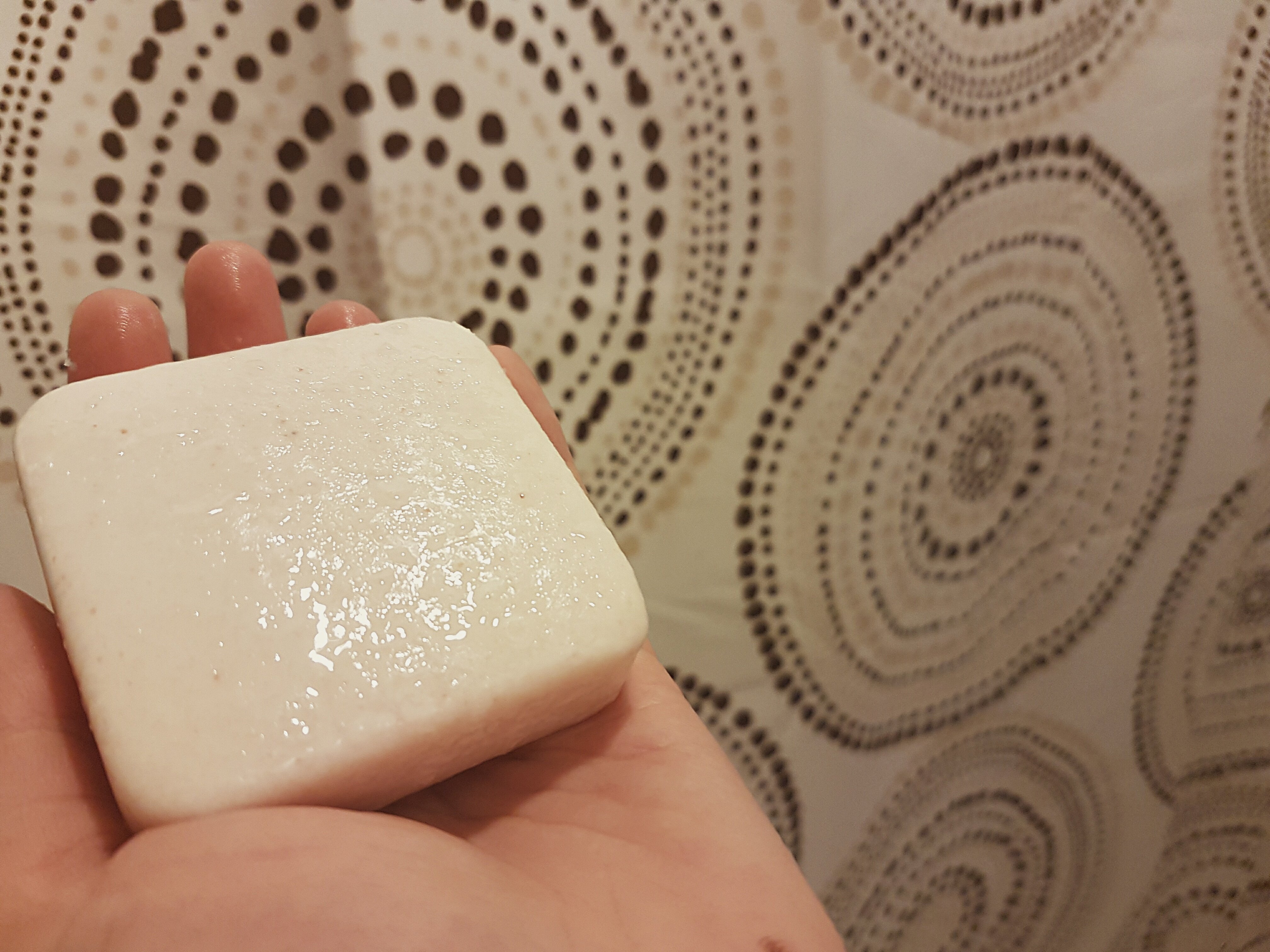 泡泡粉紅岩鹽皂